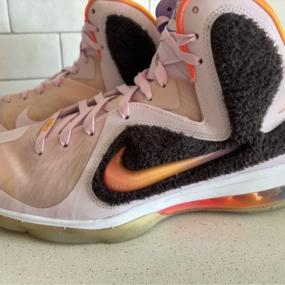 Size 11.5 Nike LeBron 9 Regal Pink Mens Basketball Shoes Sneakers EUC Limited Ed